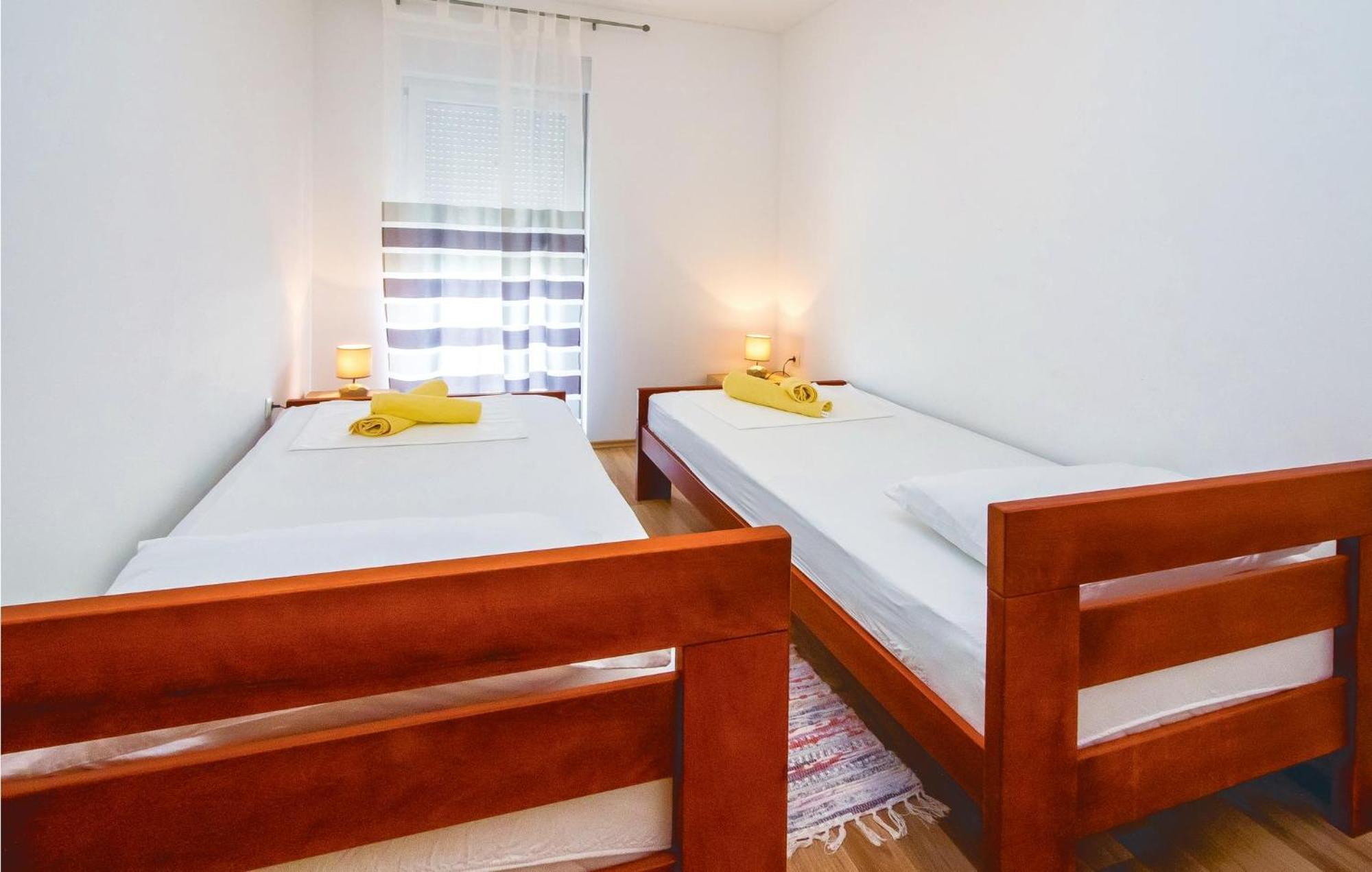 2 Bedroom Awesome Apartment In Mali Rat Sumpetar Eksteriør bilde