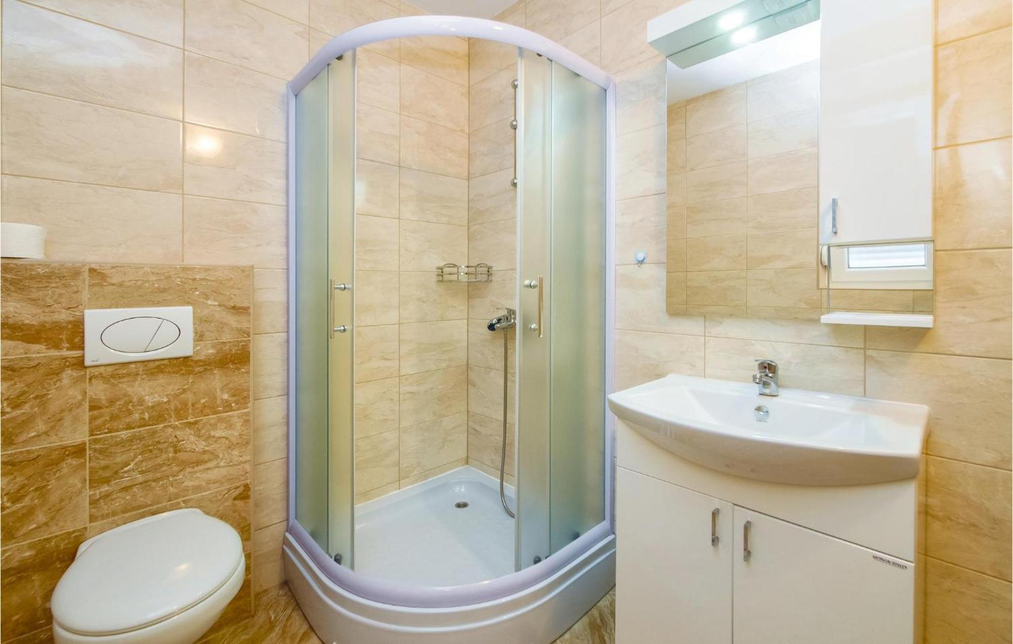 2 Bedroom Awesome Apartment In Mali Rat Sumpetar Eksteriør bilde